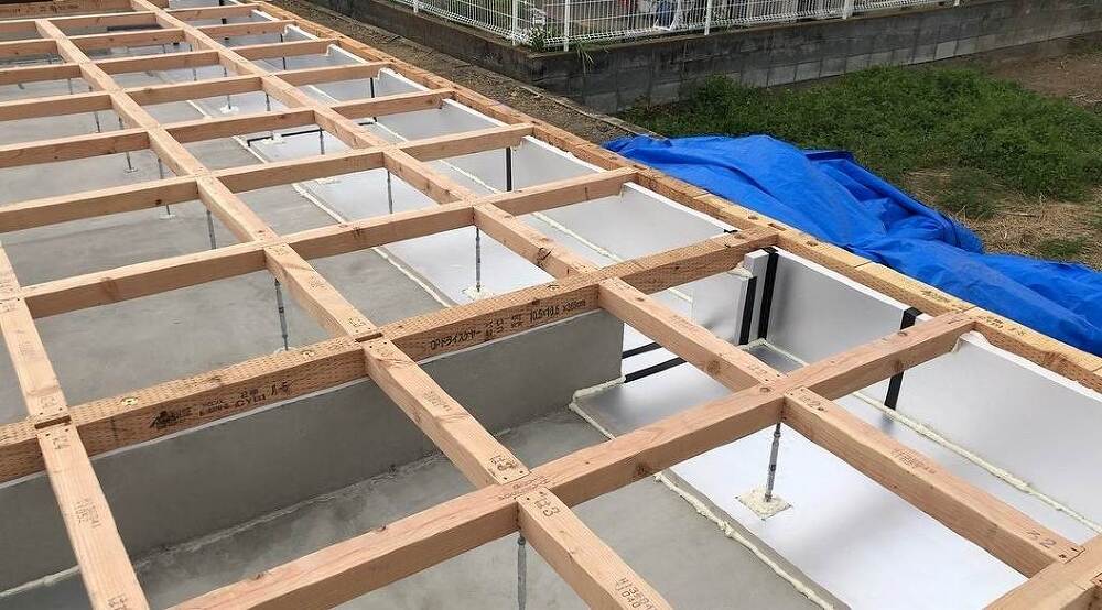 基礎内側の断熱材施工の写真