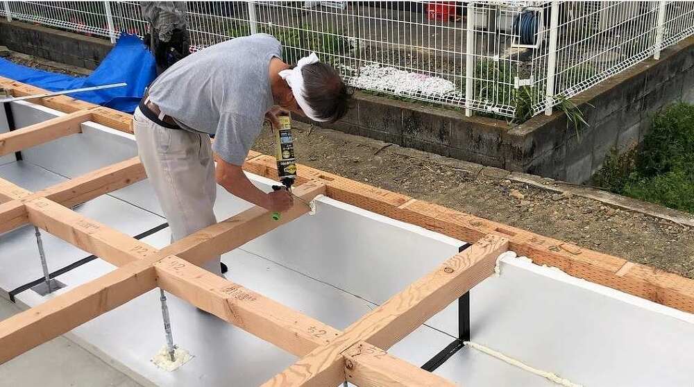 基礎内側の断熱補強写真