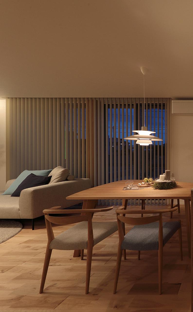 福富住宅のモデルハウス夜のダイニング画像