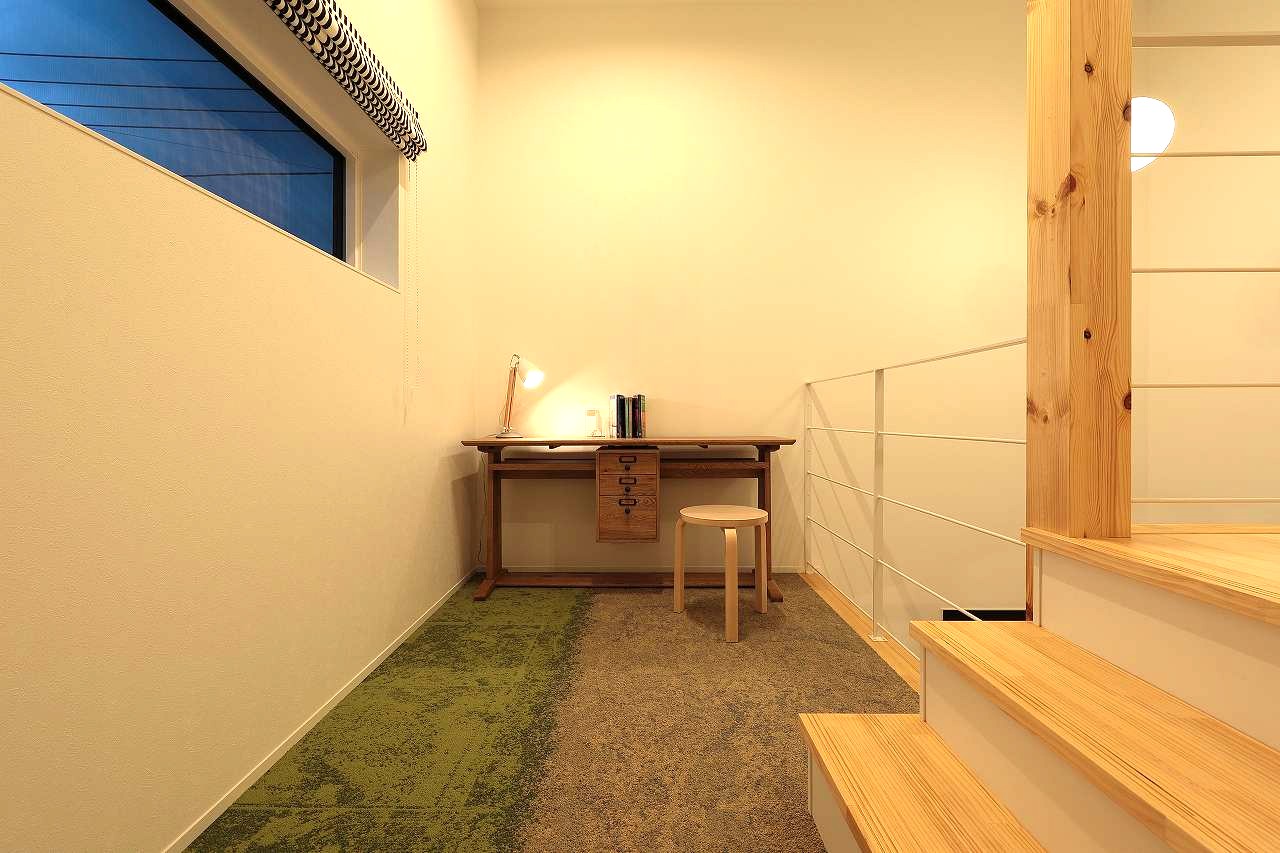 福富住宅のモデルハウススキップフロア夜の画像