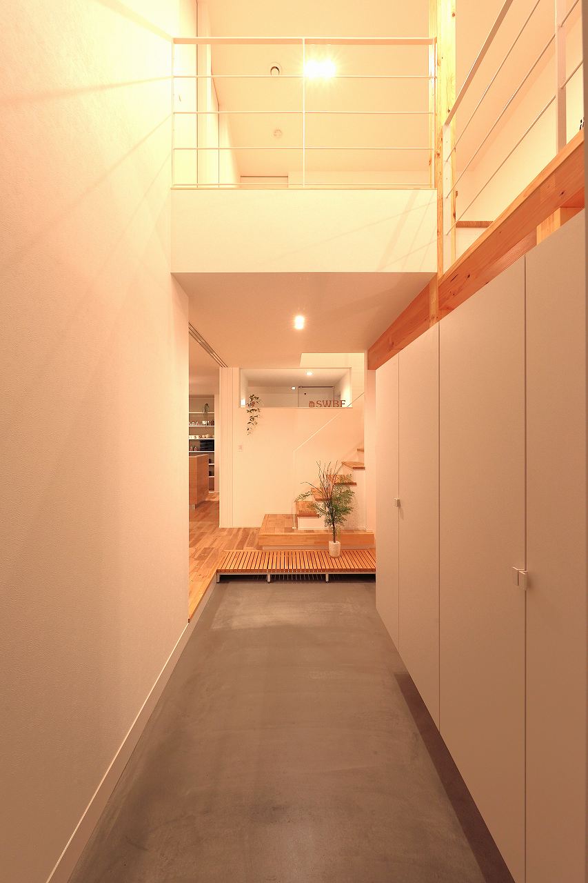 福富住宅のモデルハウス夜の玄関写真