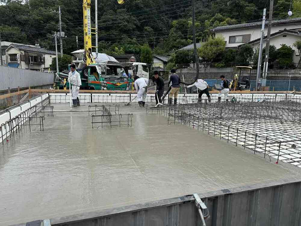 福富住宅の基礎コンクリート打設工事写真