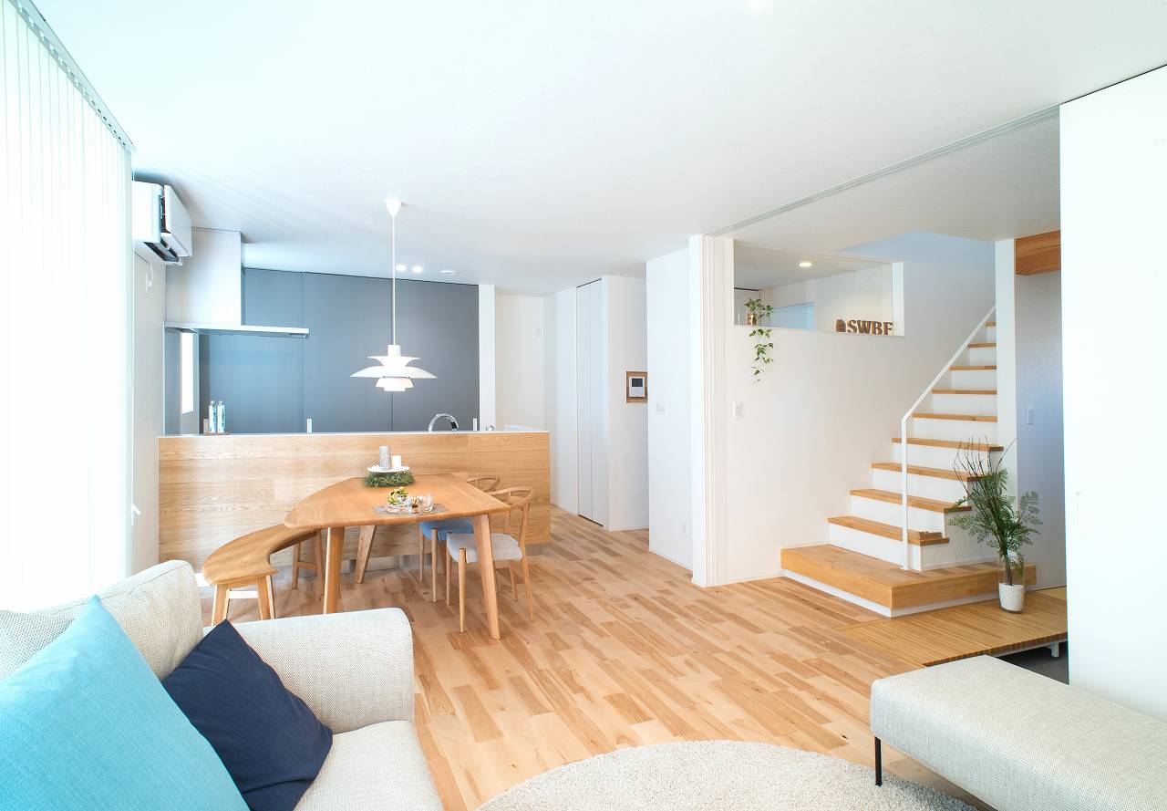 福富住宅のモデルハウスリビング写真