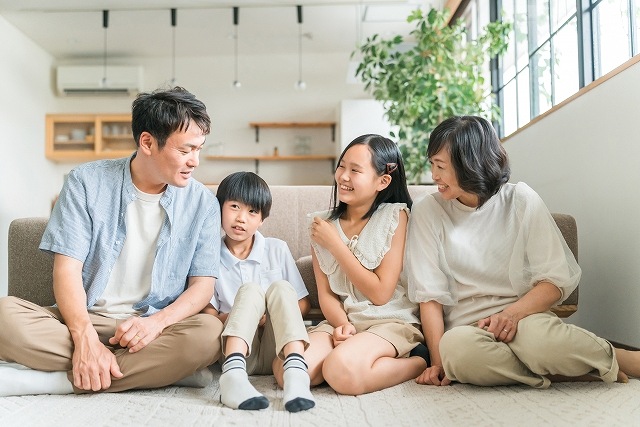 笑顔の家族写真