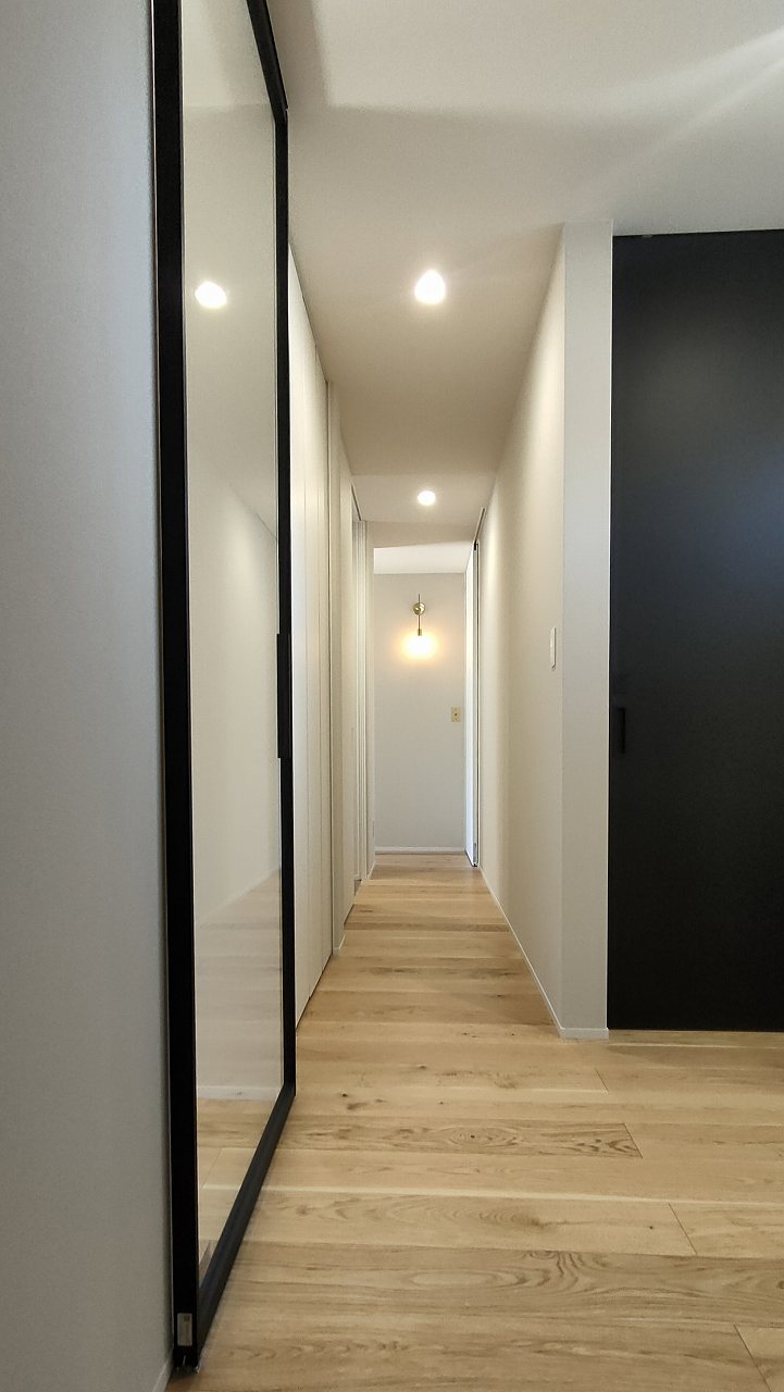 玄関から直接寝室へ繋がる動線画像