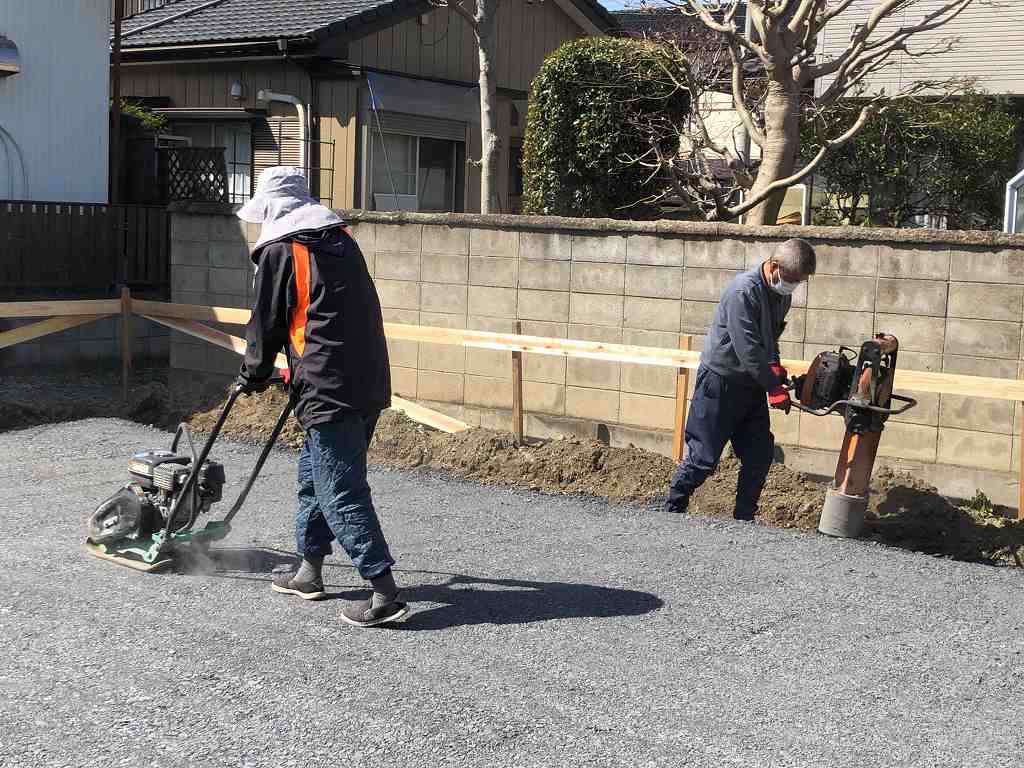 転圧作業中